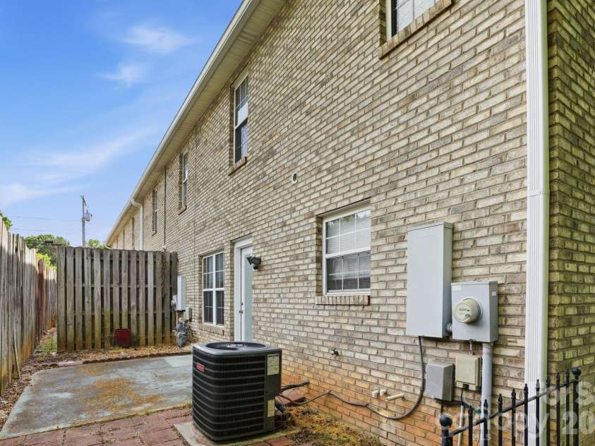 812 Maupin Avenue, Salisbury, NC 28144.  MLS# CAR4378032, YatesRealty ID 19146. Patio