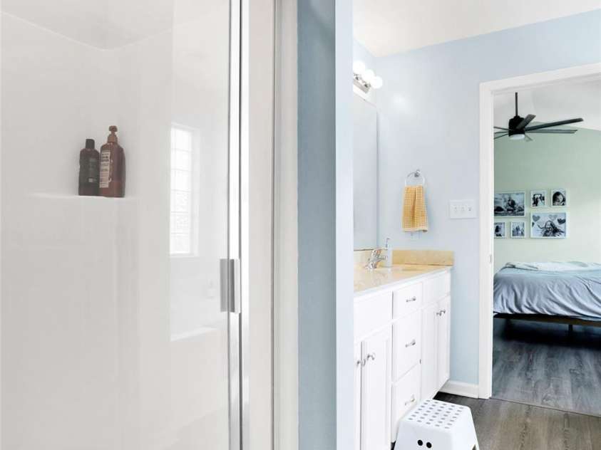 2210 Winding River Drive, Charlotte, NC 28214.  MLS# CAR4264279, YatesRealty ID 19147. Primary Bathroom