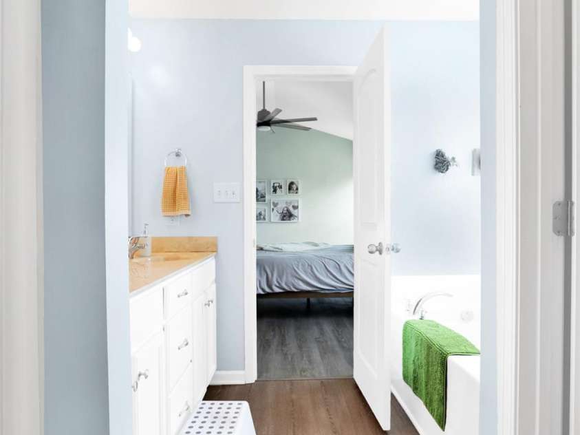 2210 Winding River Drive, Charlotte, NC 28214.  MLS# CAR4264279, YatesRealty ID 19147. Primary Bathroom
