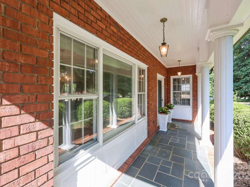 1614 Statesville Boulevard, Salisbury, NC 28144.  MLS# CAR4263745, YatesRealty ID 19148. 