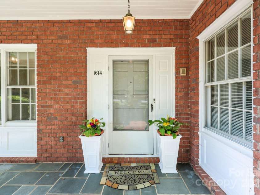 1614 Statesville Boulevard, Salisbury, NC 28144.  MLS# CAR4263745, YatesRealty ID 19148. 