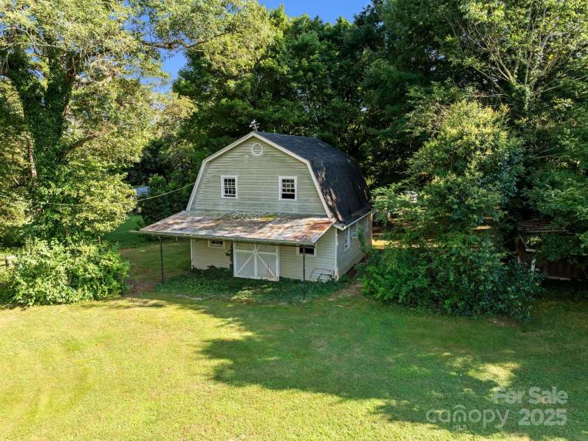 1614 Statesville Boulevard, Salisbury, NC 28144.  MLS# CAR4263745, YatesRealty ID 19148. 