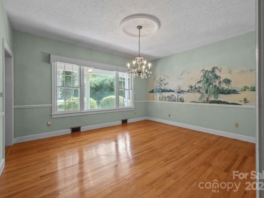 1614 Statesville Boulevard, Salisbury, NC 28144.  MLS# CAR4263745, YatesRealty ID 19148. 