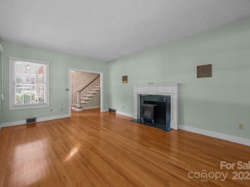 1614 Statesville Boulevard, Salisbury, NC 28144.  MLS# CAR4263745, YatesRealty ID 19148. 