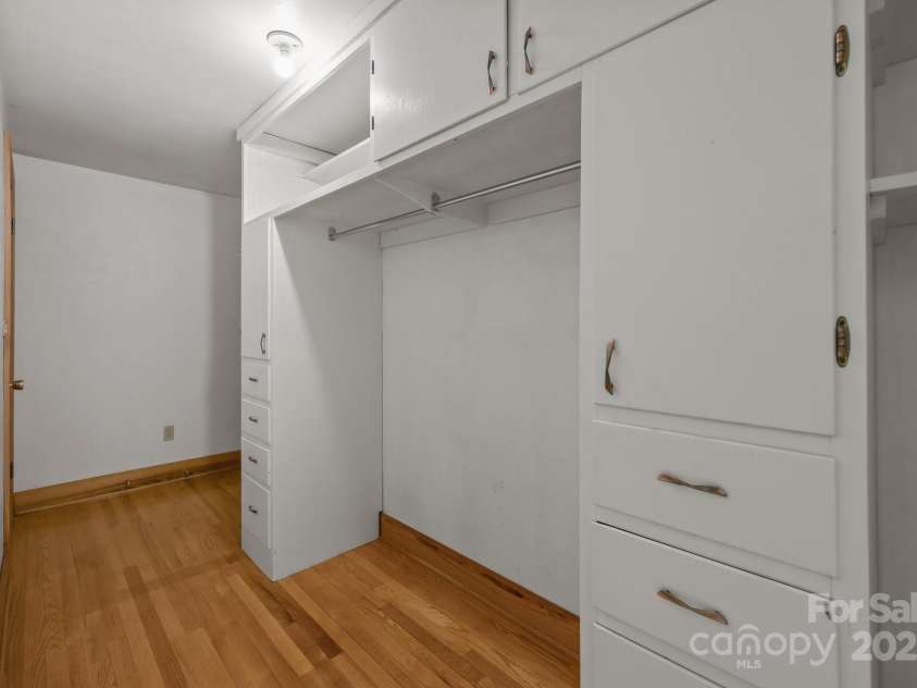 1614 Statesville Boulevard, Salisbury, NC 28144.  MLS# CAR4263745, YatesRealty ID 19148. 