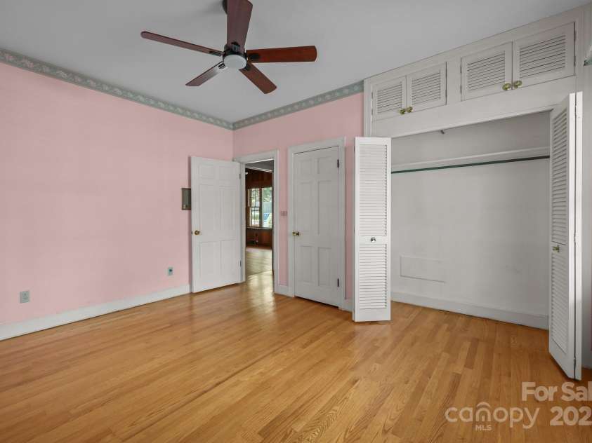1614 Statesville Boulevard, Salisbury, NC 28144.  MLS# CAR4263745, YatesRealty ID 19148. 
