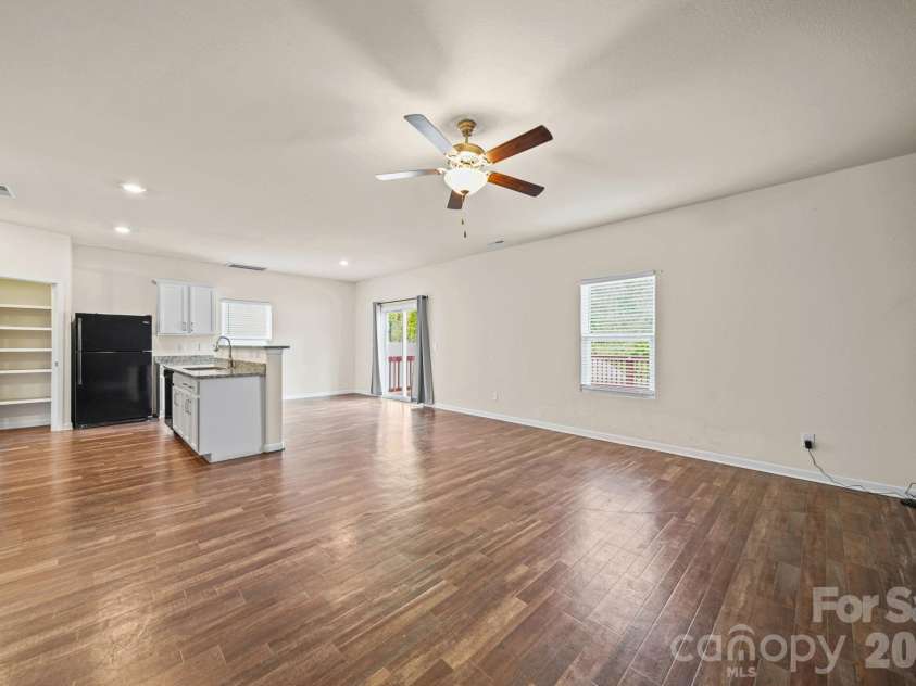 977 Joselynn Drive, Gastonia, NC 28054.  MLS# CAR4369666, YatesRealty ID 19148. 