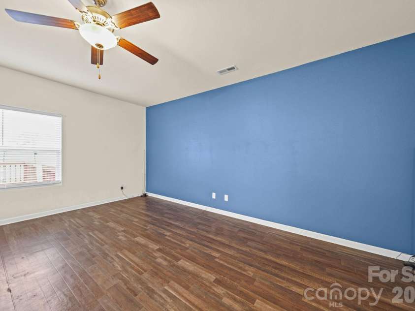 977 Joselynn Drive, Gastonia, NC 28054.  MLS# CAR4369666, YatesRealty ID 19148. 