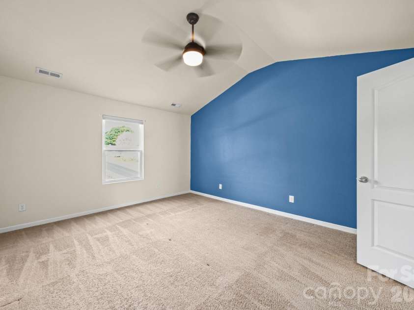 977 Joselynn Drive, Gastonia, NC 28054.  MLS# CAR4369666, YatesRealty ID 19148. 