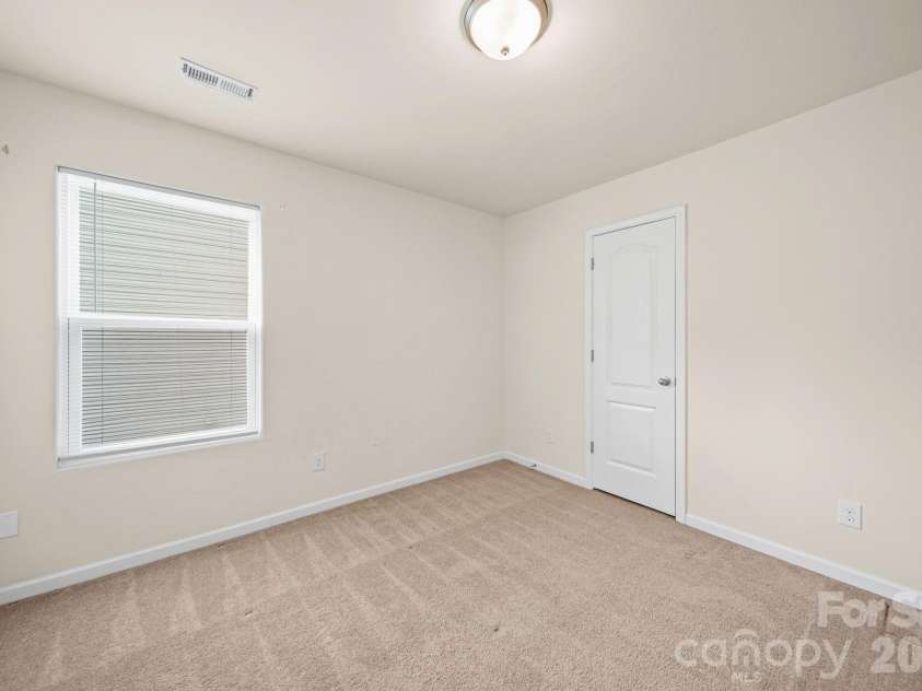 977 Joselynn Drive, Gastonia, NC 28054.  MLS# CAR4369666, YatesRealty ID 19148. 