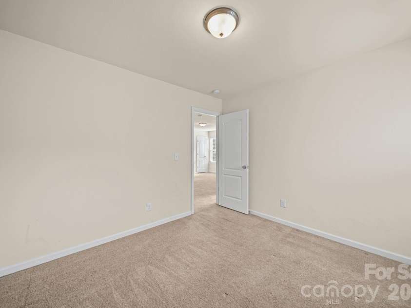 977 Joselynn Drive, Gastonia, NC 28054.  MLS# CAR4369666, YatesRealty ID 19148. 