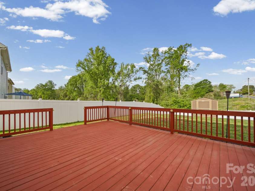 977 Joselynn Drive, Gastonia, NC 28054.  MLS# CAR4369666, YatesRealty ID 19148. 