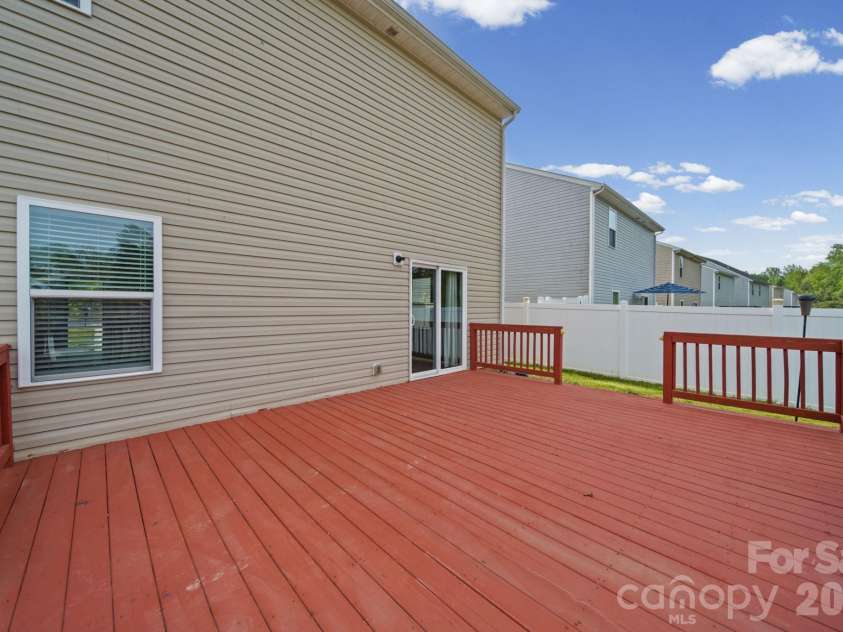 977 Joselynn Drive, Gastonia, NC 28054.  MLS# CAR4369666, YatesRealty ID 19148. 