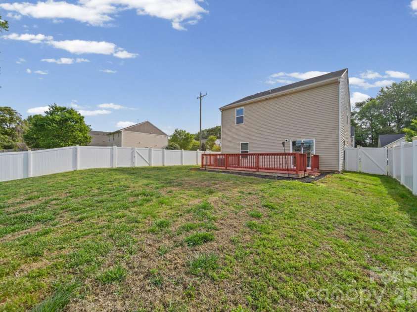977 Joselynn Drive, Gastonia, NC 28054.  MLS# CAR4369666, YatesRealty ID 19148. 