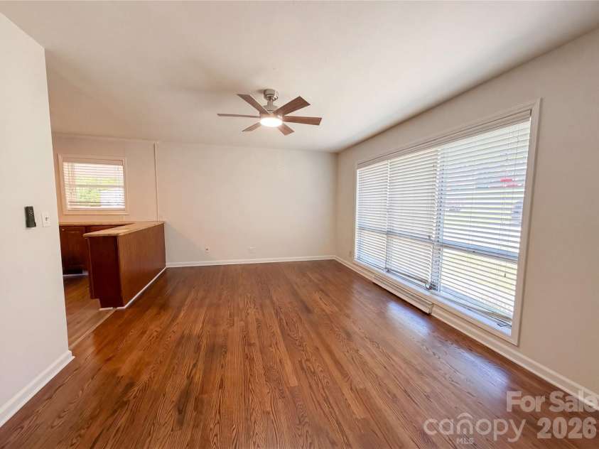 2431 Lynn Drive, Gastonia, NC 28054.  MLS# CAR4373449, YatesRealty ID 19149. 