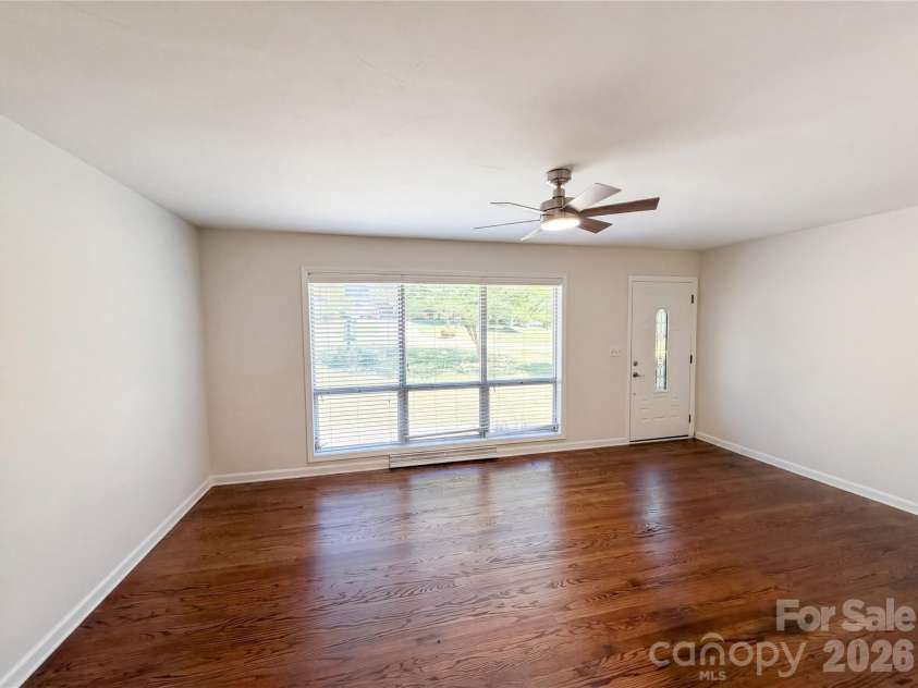 2431 Lynn Drive, Gastonia, NC 28054.  MLS# CAR4373449, YatesRealty ID 19149. 