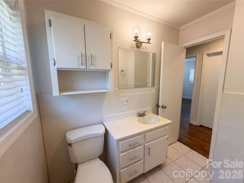 2431 Lynn Drive, Gastonia, NC 28054.  MLS# CAR4373449, YatesRealty ID 19149. 