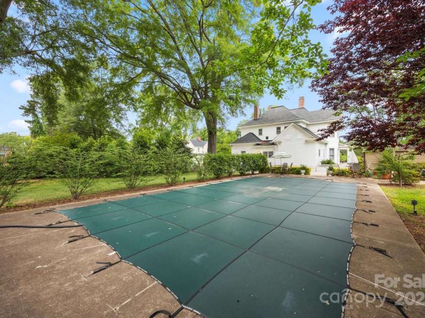 530 Rutledge Avenue, Gaffney, SC 29340.  MLS# CAR4264677, YatesRealty ID 19149. 