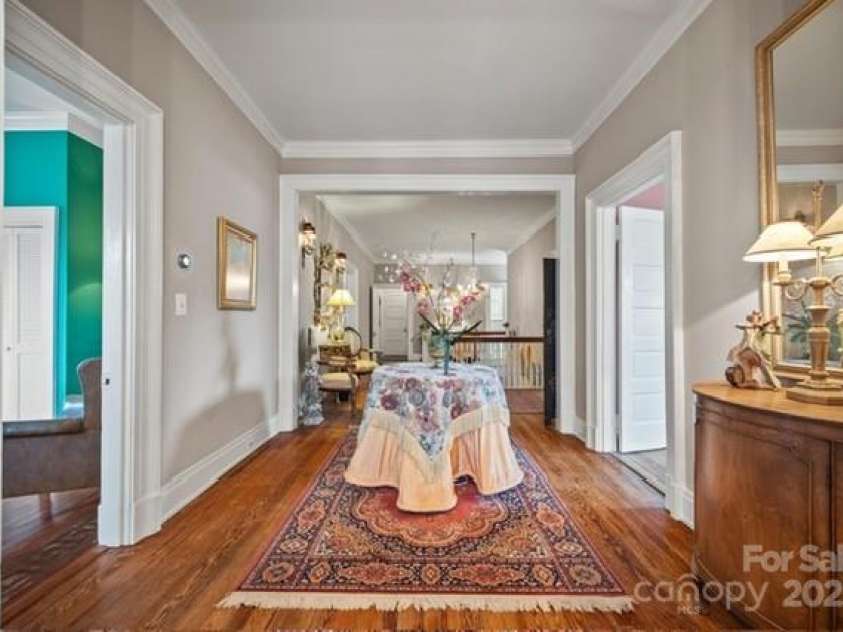 530 Rutledge Avenue, Gaffney, SC 29340.  MLS# CAR4264677, YatesRealty ID 19149. 