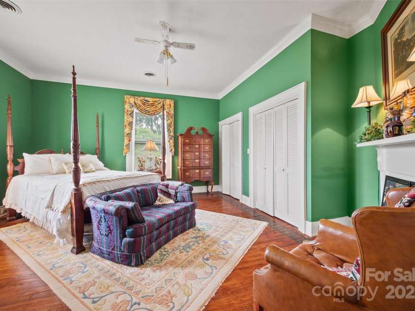 530 Rutledge Avenue, Gaffney, SC 29340.  MLS# CAR4264677, YatesRealty ID 19149. 