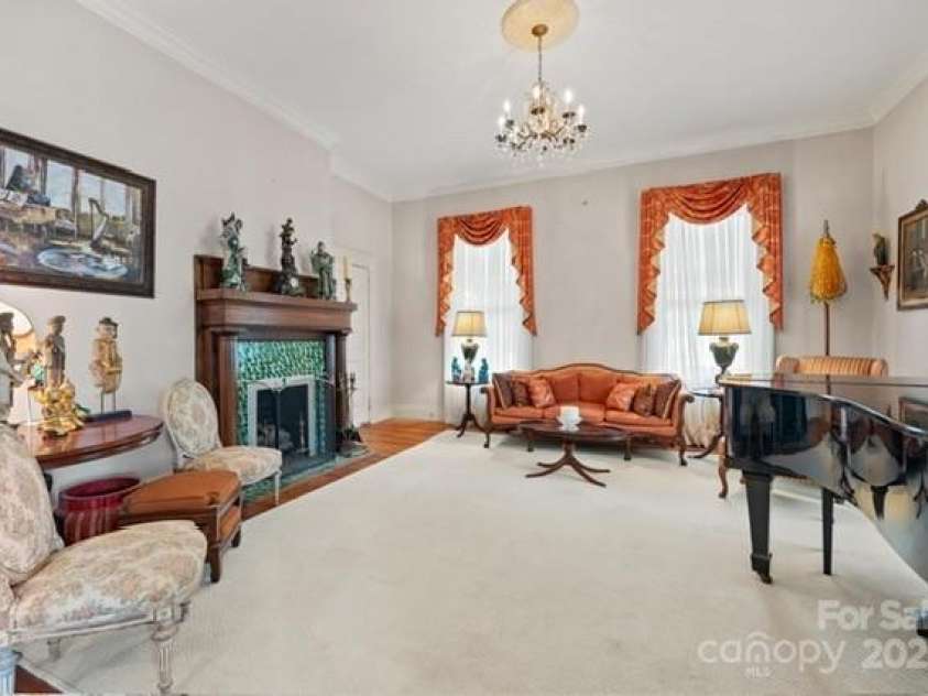 530 Rutledge Avenue, Gaffney, SC 29340.  MLS# CAR4264677, YatesRealty ID 19149. 