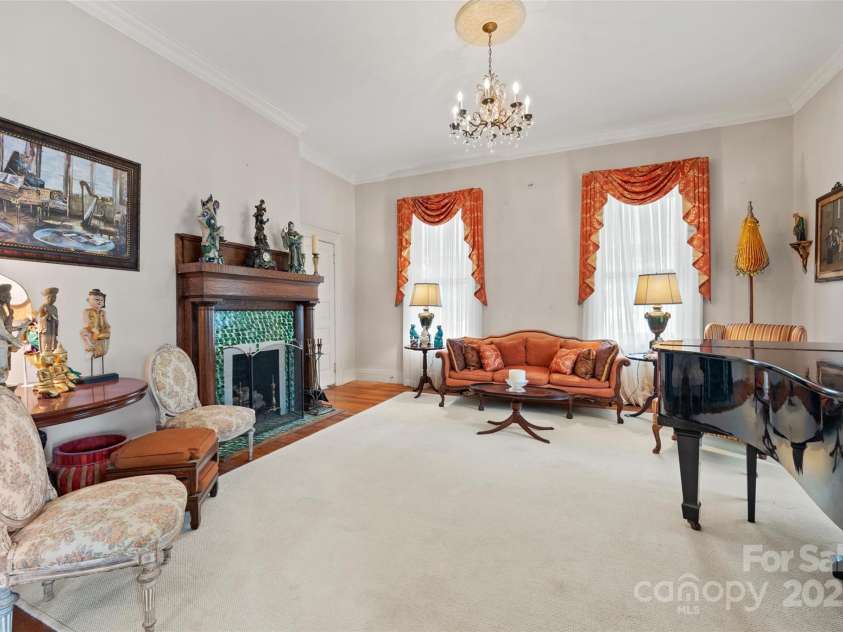 530 Rutledge Avenue, Gaffney, SC 29340.  MLS# CAR4326227, YatesRealty ID 19149. 