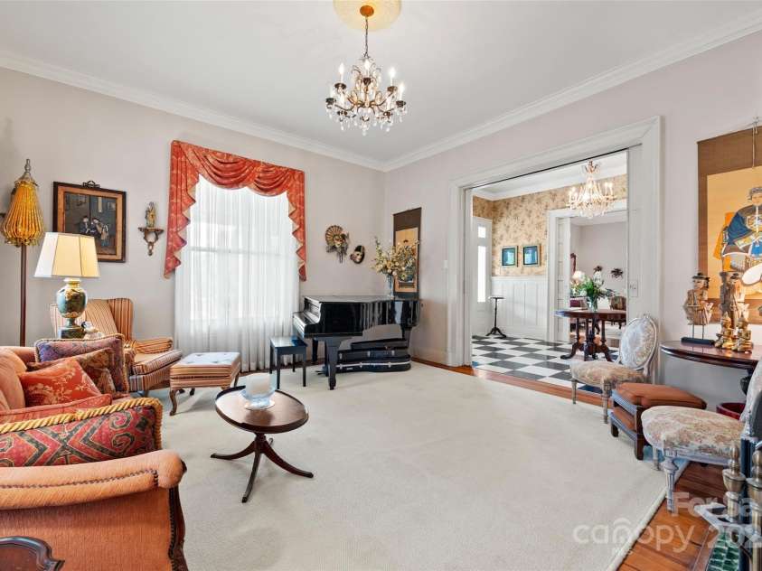 530 Rutledge Avenue, Gaffney, SC 29340.  MLS# CAR4326227, YatesRealty ID 19149. 