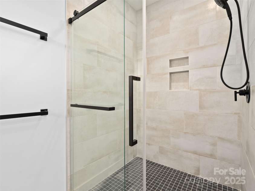 11 Riemar Lane, Waynesville, NC 28786.  MLS# CAR4306139, YatesRealty ID 1915. 