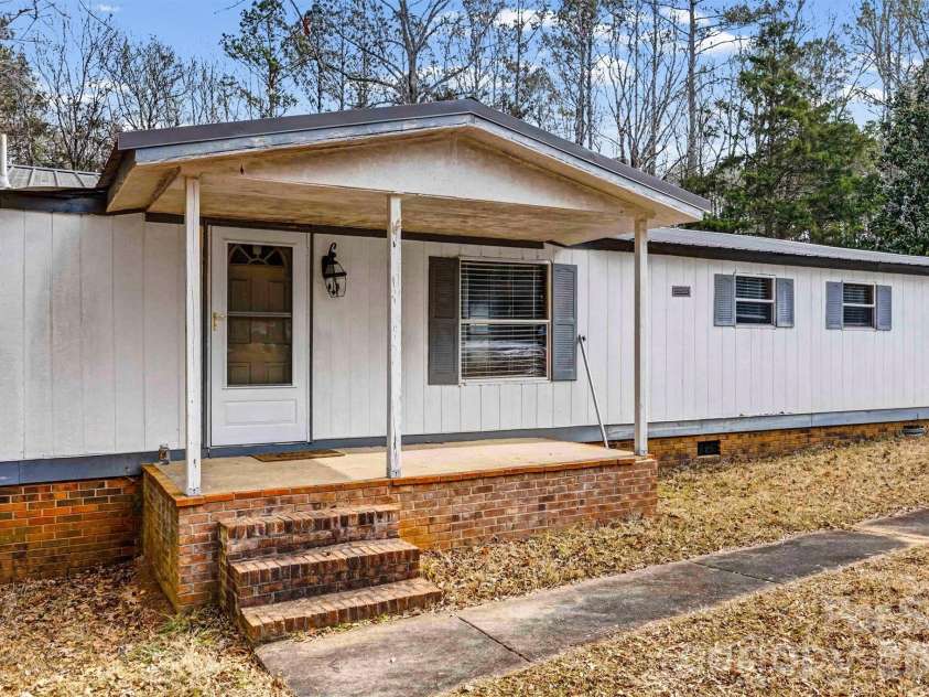 1612 Honeysuckle Pond Road, Rock Hill, SC 29732.  MLS# CAR4342627, YatesRealty ID 1915. 