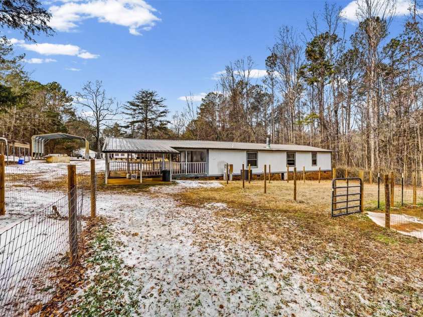 1612 Honeysuckle Pond Road, Rock Hill, SC 29732.  MLS# CAR4342627, YatesRealty ID 1915. 