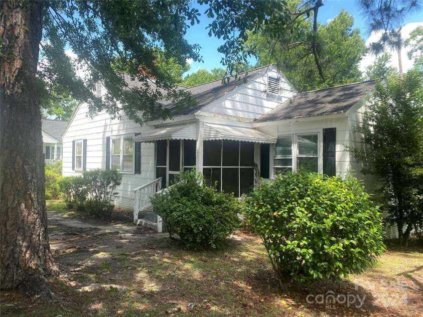 6401 Matson Street, Kershaw, SC 29067.  MLS# CAR4141304, YatesRealty ID 1915. 