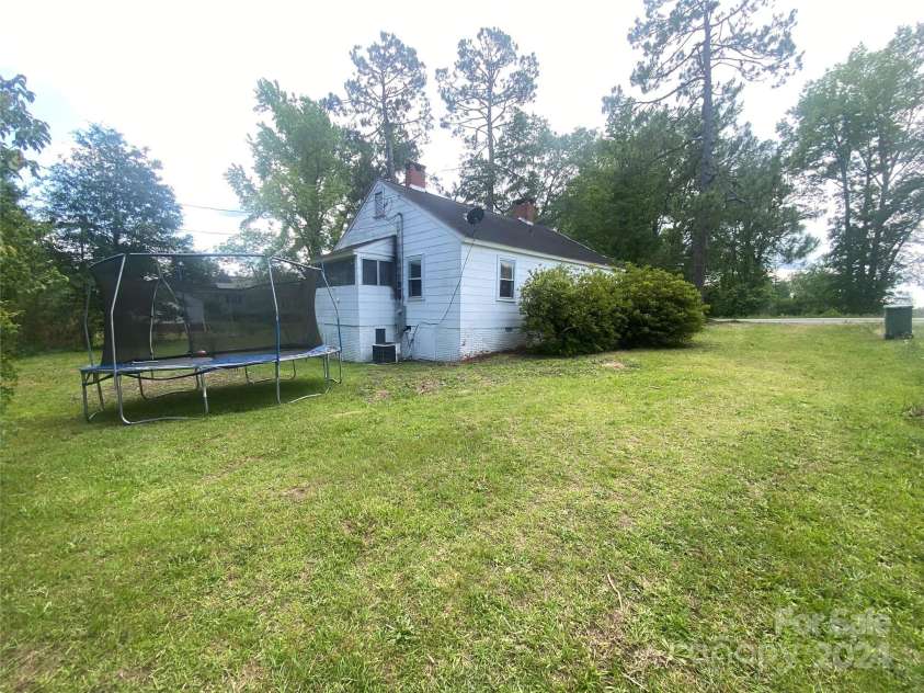 6401 Matson Street, Kershaw, SC 29067.  MLS# CAR4141304, YatesRealty ID 1915. 