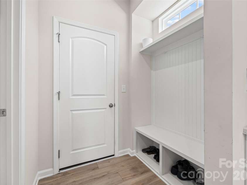 15345 Braid Meadow Drive, Charlotte, NC 28278.  MLS# CAR4373070, YatesRealty ID 19150. Drop zone