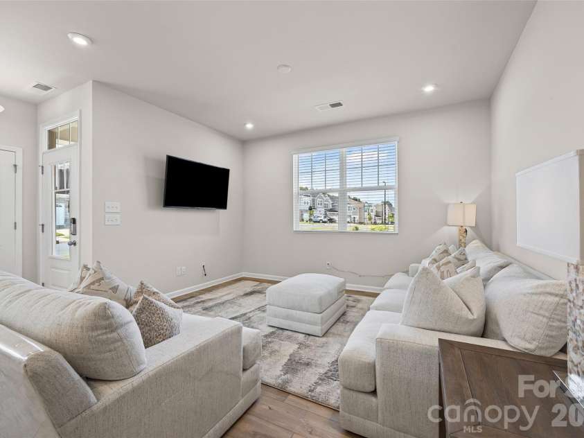 15345 Braid Meadow Drive, Charlotte, NC 28278.  MLS# CAR4373070, YatesRealty ID 19150. Living area