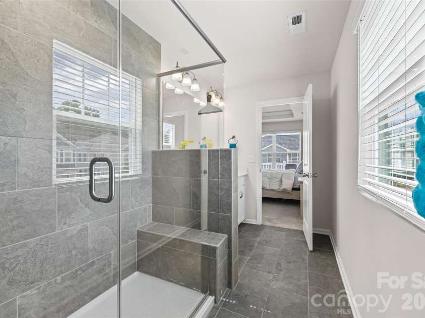 15345 Braid Meadow Drive, Charlotte, NC 28278.  MLS# CAR4373070, YatesRealty ID 19150. Master bathroom