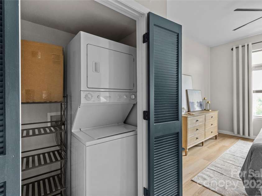 482 New Bern Station Court, Charlotte, NC 28209.  MLS# CAR4265242, YatesRealty ID 19150. 
