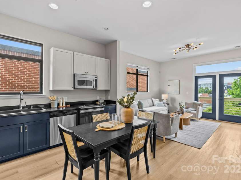 482 New Bern Station Court, Charlotte, NC 28209.  MLS# CAR4265242, YatesRealty ID 19150. 
