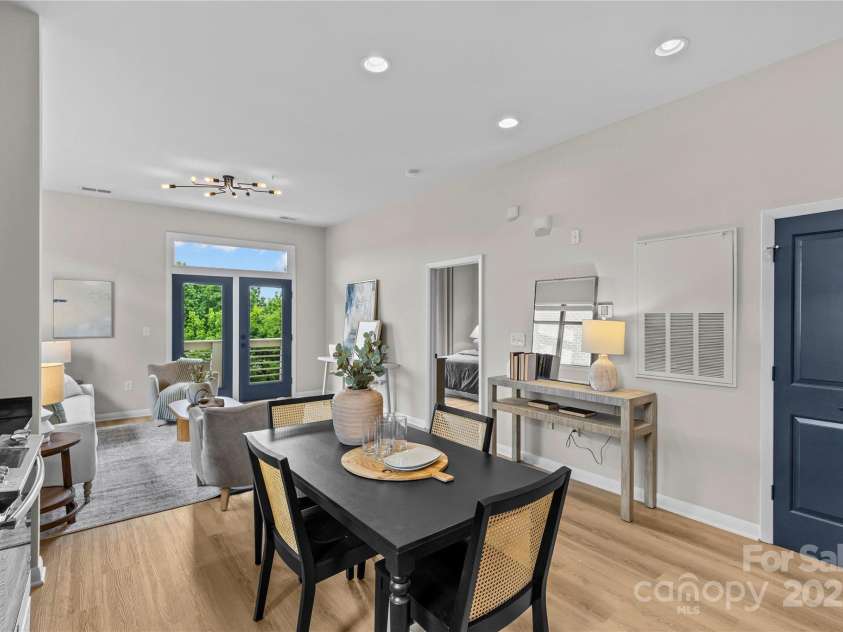 482 New Bern Station Court, Charlotte, NC 28209.  MLS# CAR4265242, YatesRealty ID 19150. 
