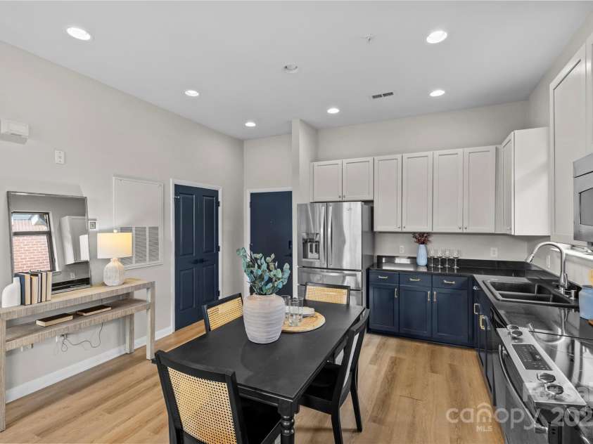 482 New Bern Station Court, Charlotte, NC 28209.  MLS# CAR4265242, YatesRealty ID 19150. 