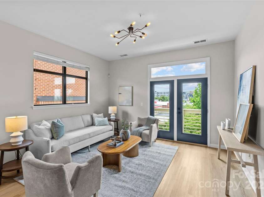 482 New Bern Station Court, Charlotte, NC 28209.  MLS# CAR4265242, YatesRealty ID 19150. 