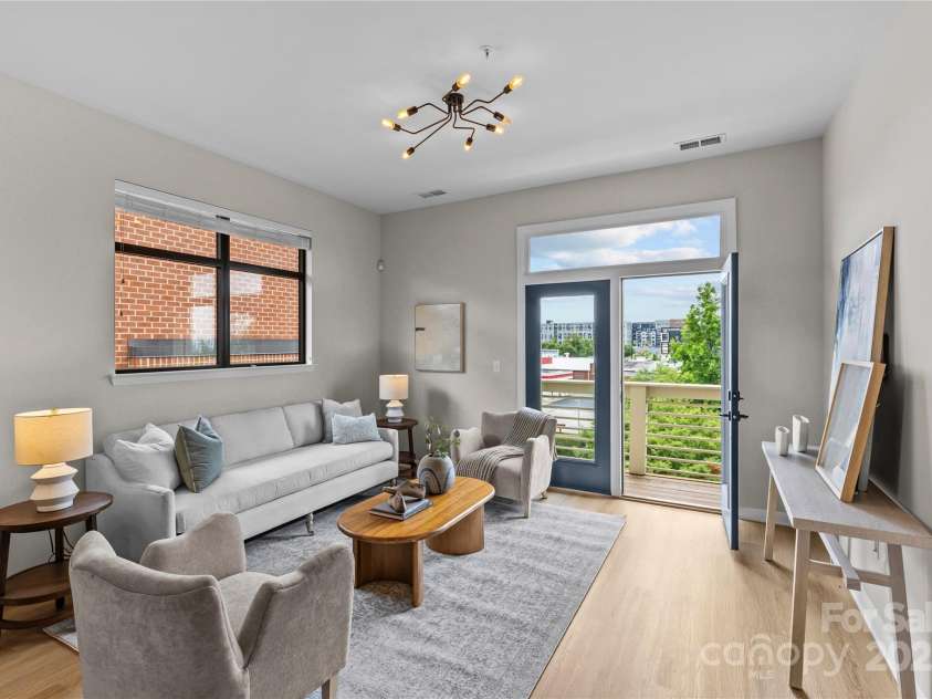 482 New Bern Station Court, Charlotte, NC 28209.  MLS# CAR4265242, YatesRealty ID 19150. 