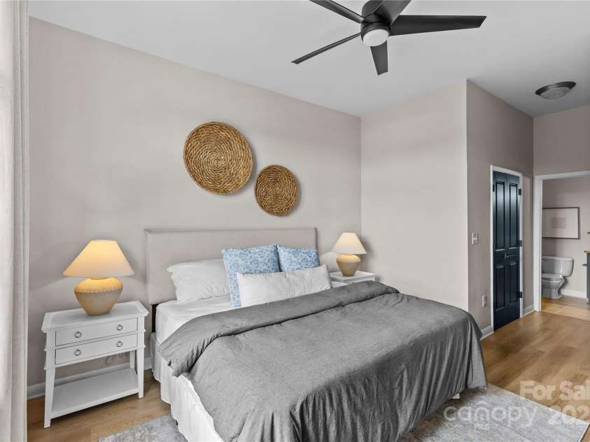 482 New Bern Station Court, Charlotte, NC 28209.  MLS# CAR4265242, YatesRealty ID 19150. 