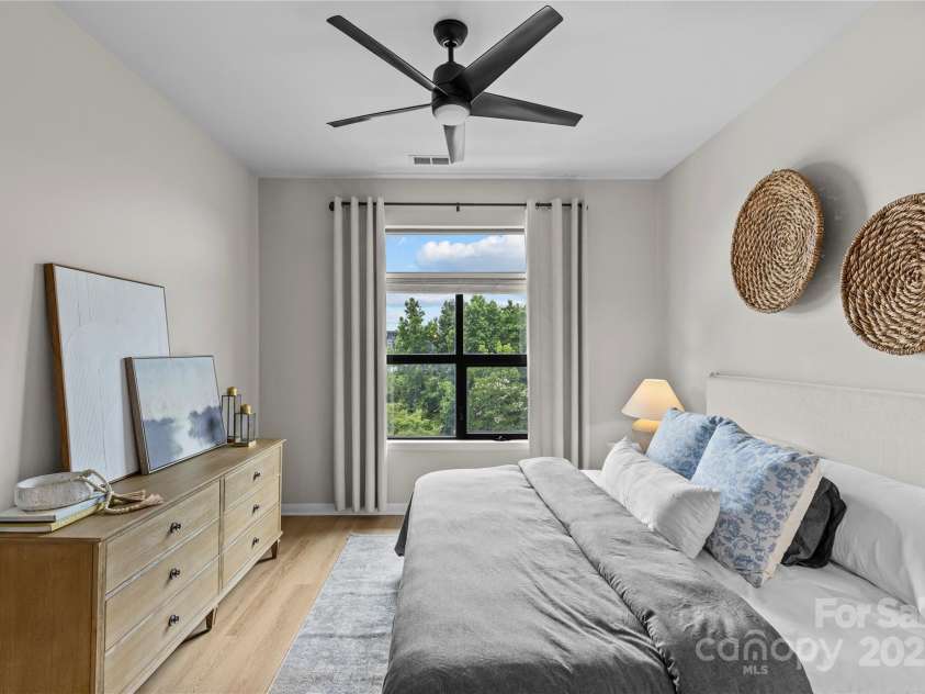 482 New Bern Station Court, Charlotte, NC 28209.  MLS# CAR4265242, YatesRealty ID 19150. 