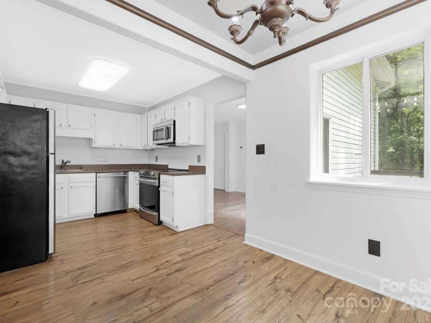 10101 Wood Court, Charlotte, NC 28277.  MLS# CAR4268074, YatesRealty ID 19152. 