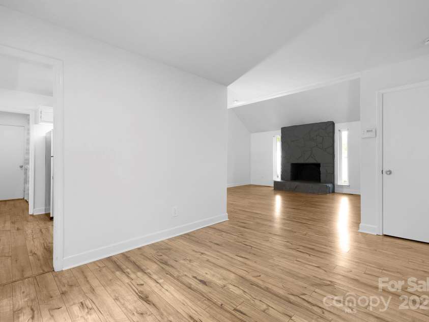 10101 Wood Court, Charlotte, NC 28277.  MLS# CAR4268074, YatesRealty ID 19152. 