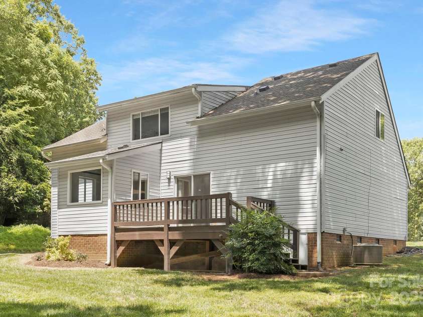 10101 Wood Court, Charlotte, NC 28277.  MLS# CAR4268074, YatesRealty ID 19152. 