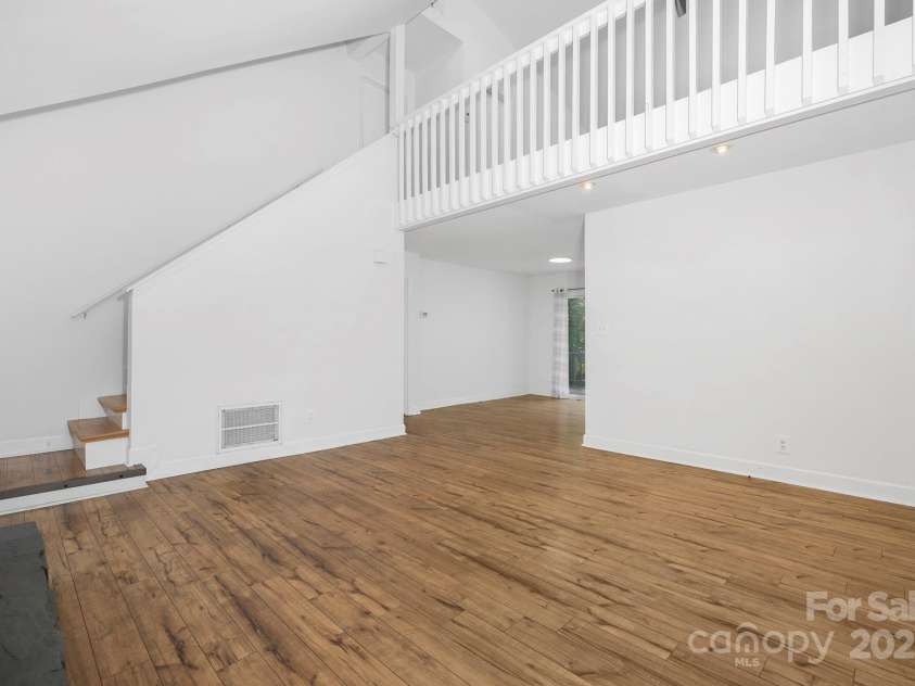 10101 Wood Court, Charlotte, NC 28277.  MLS# CAR4268074, YatesRealty ID 19152. Living Room