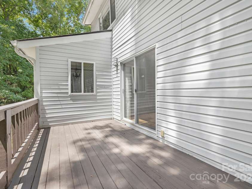 10101 Wood Court, Charlotte, NC 28277.  MLS# CAR4268074, YatesRealty ID 19152. Private Back Deck