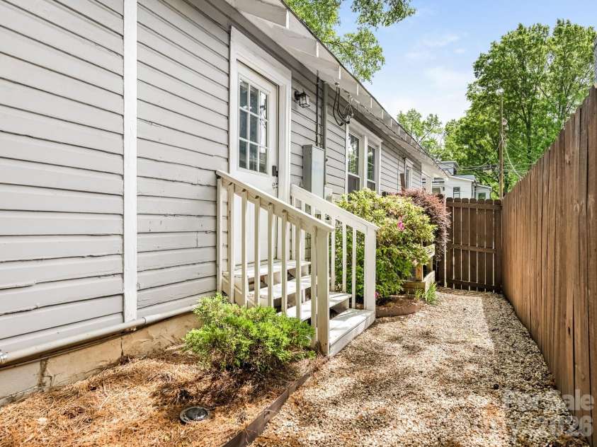 1617 Pegram Street, Charlotte, NC 28205.  MLS# CAR4369427, YatesRealty ID 19152. 