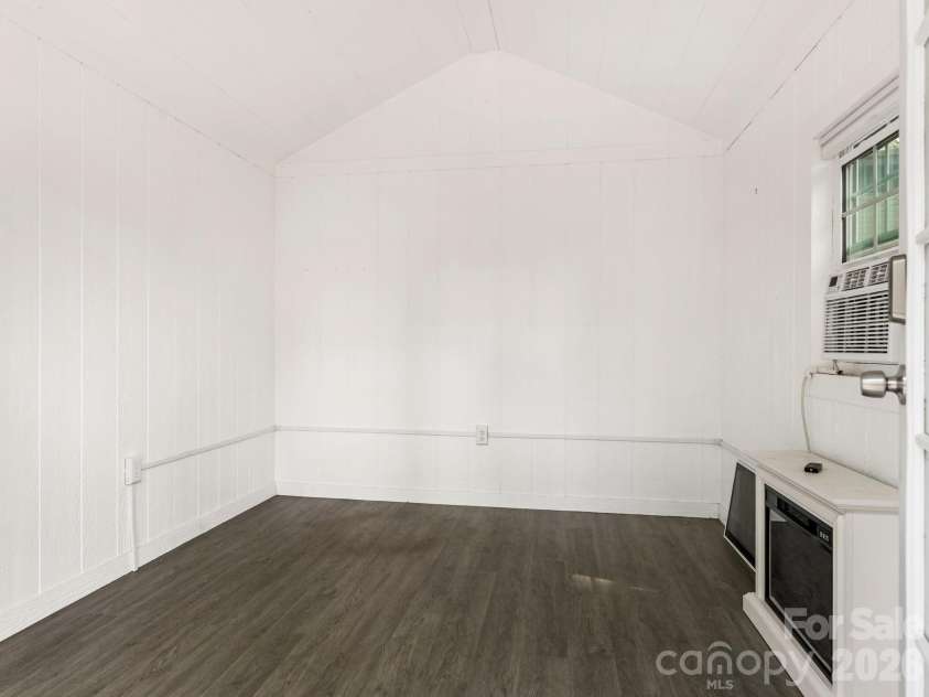 1617 Pegram Street, Charlotte, NC 28205.  MLS# CAR4369427, YatesRealty ID 19152. 